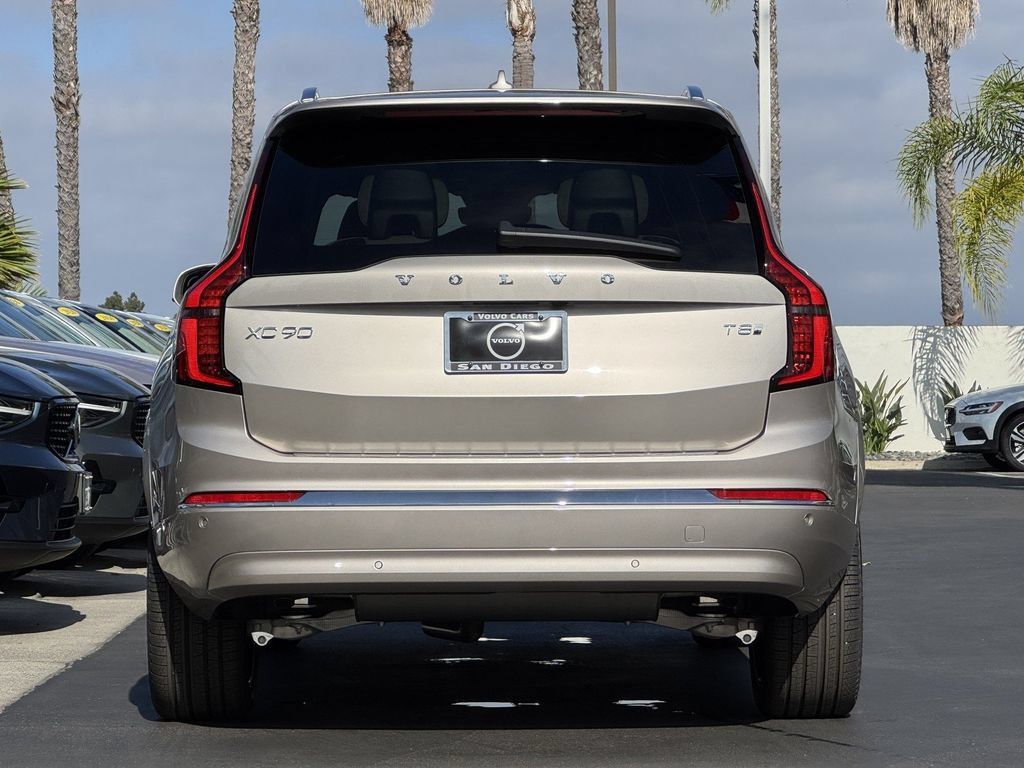 New 2026 Volvo XC90 T8 Plus AWD/4WD image 4