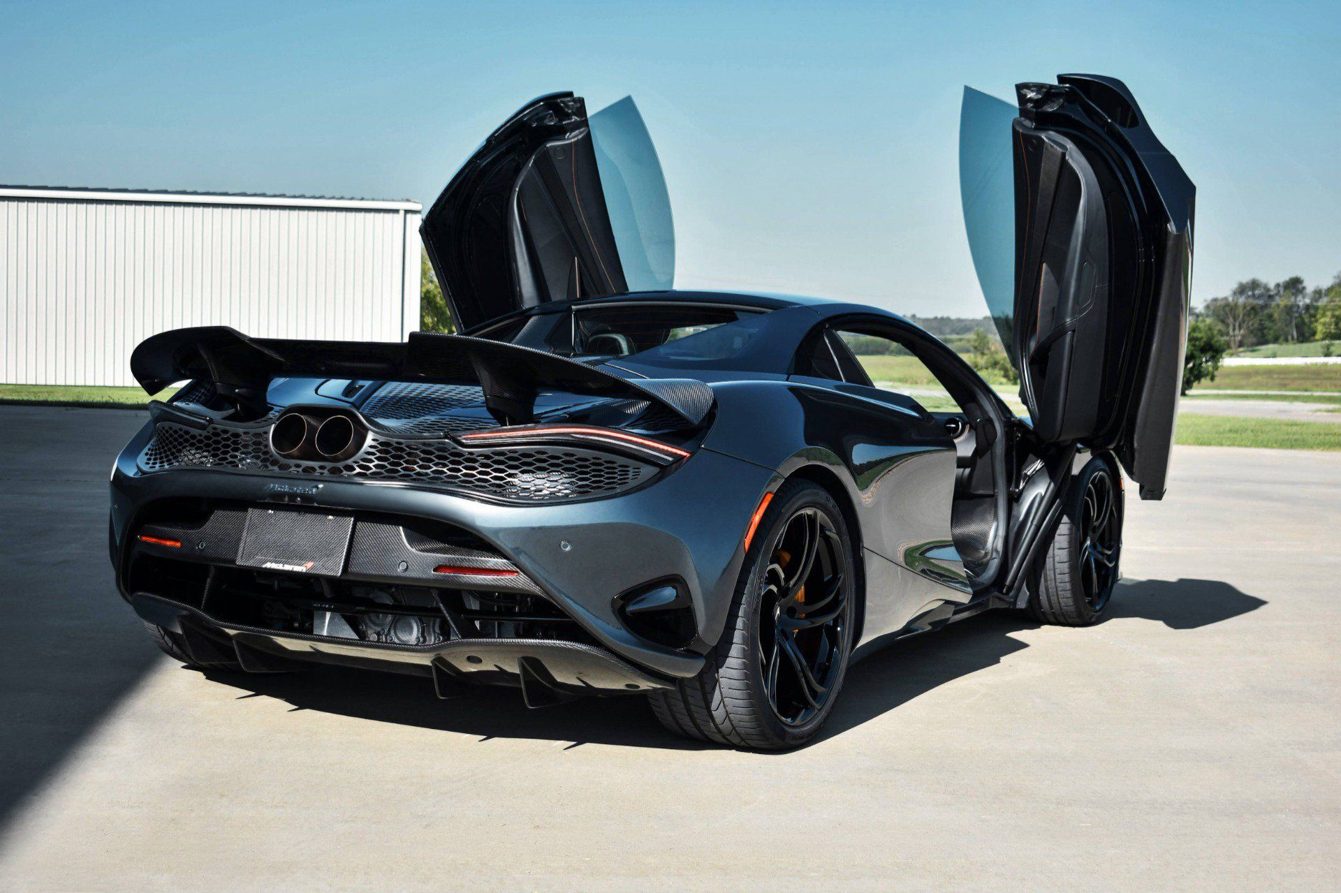 Used 2024 McLaren 750S Spider RWD image 8