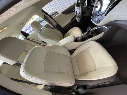 Used 2024 Chevrolet Malibu LT image 34