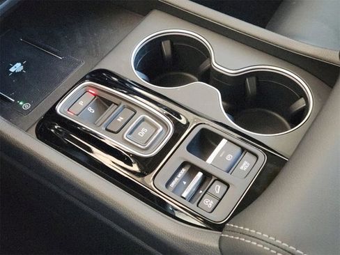 New 2025 Honda Pilot Touring image 8