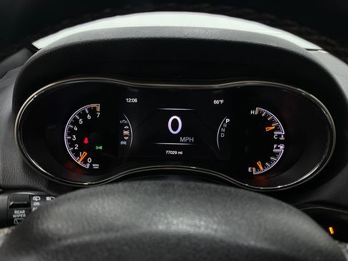 Used 2017 Jeep Grand Cherokee Limited image 23