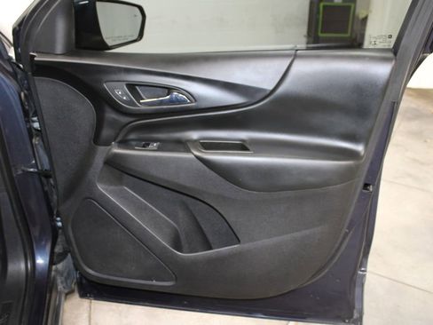 Used 2018 Chevrolet Equinox LT image 23