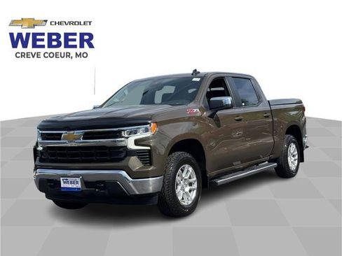 Used 2023 Chevrolet Silverado 1500 LT w/ Z71 Off-Road Package AWD/4WD image 1