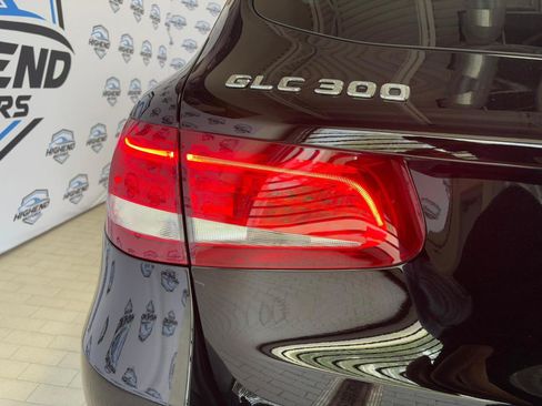 Used 2019 Mercedes-Benz GLC 300 4MATIC image 35