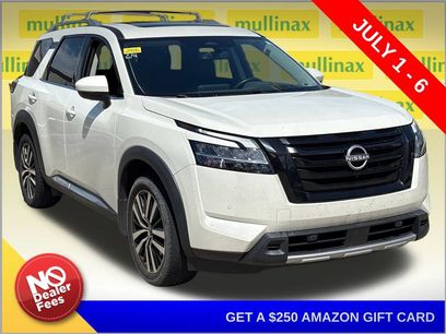 Used 2024 Nissan Pathfinder Platinum w/ Black Appearance Package