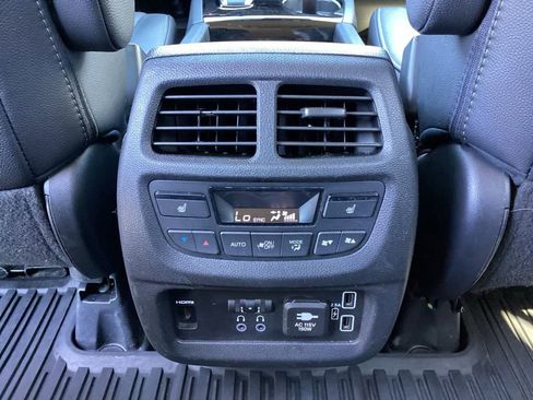 Used 2021 Honda Pilot Touring image 16