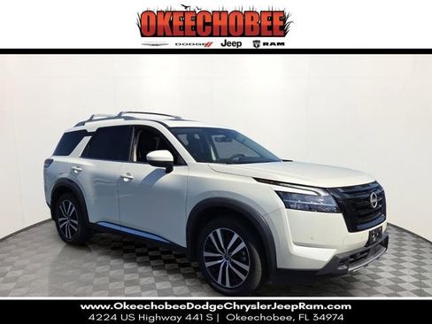 Used 2023 Nissan Pathfinder Platinum w/ Black Appearance Package AWD/4WD image 1