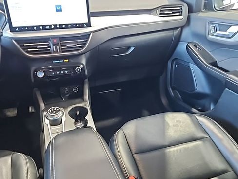 Used 2025 Ford Escape Platinum AWD/4WD image 24