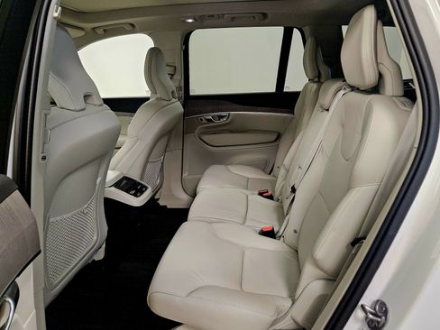 Used 2023 Volvo XC90 B5 Plus AWD/4WD image 12