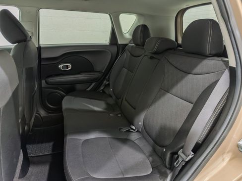 Used 2014 Kia Soul FWD image 15