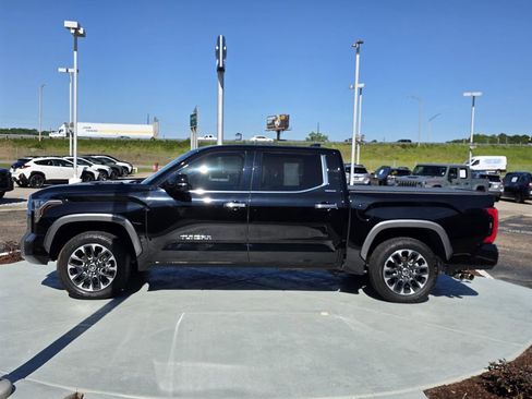 Used 2023 Toyota Tundra Limited AWD/4WD image 6