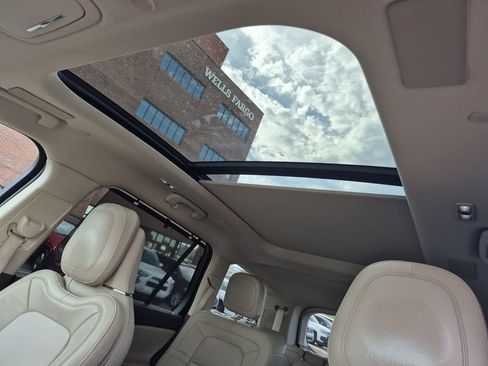 Used 2022 Lincoln Aviator Reserve w/ Equipment Group 201A image 12