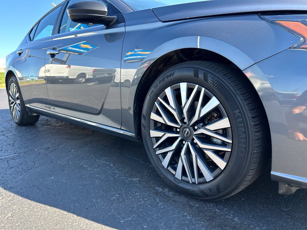 Used 2024 Nissan Altima 2.5 SV FWD image 10