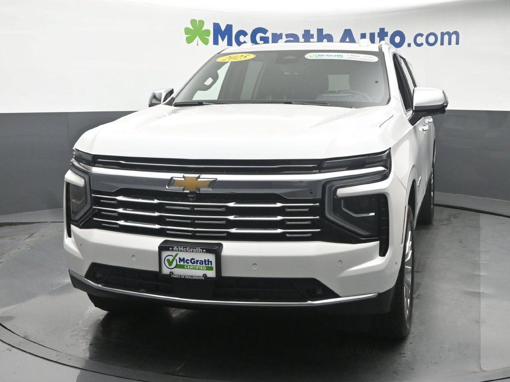 Used 2025 Chevrolet Suburban Premier AWD/4WD image 23