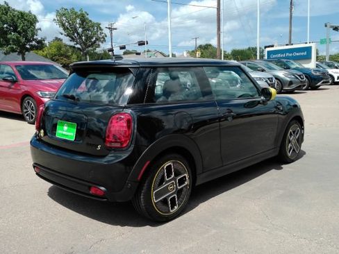 Used 2024 MINI Cooper SE FWD image 8