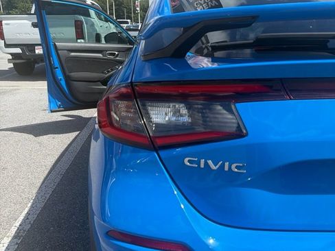 Used 2024 Honda Civic Sport image 11