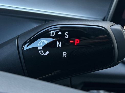 New 2026 Volkswagen Tiguan SE R-Line image 19