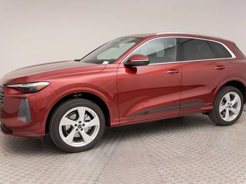 Used 2025 Audi Q5 Premium Plus w/ Premium Plus AWD/4WD image 6