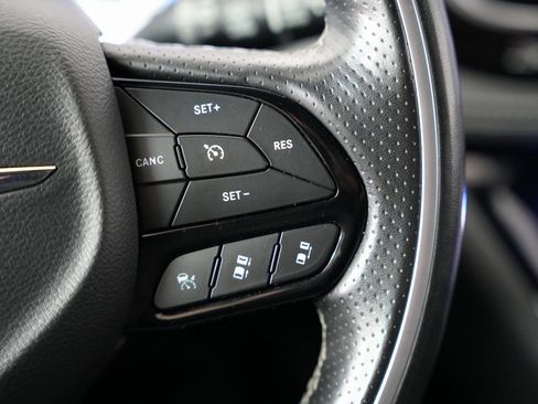 Used 2019 Chrysler Pacifica Limited w/ Advanced Safetytec Group image 13