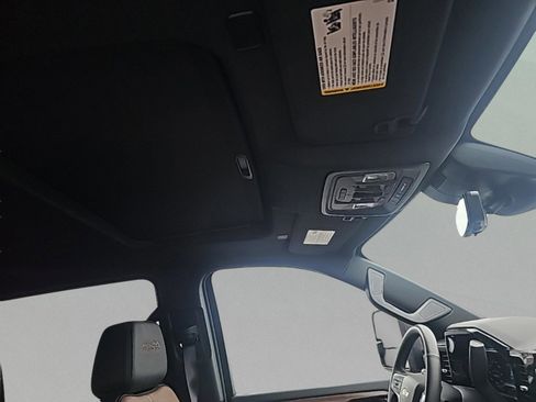 Used 2025 Chevrolet Silverado 2500 High Country w/ Technology Package image 36