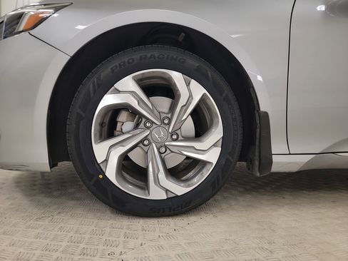 Used 2019 Honda Accord EX image 12