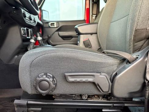 Used 2024 Jeep Wrangler Sport image 14