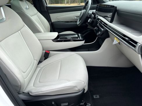 Used 2025 Hyundai Tucson Limited image 13