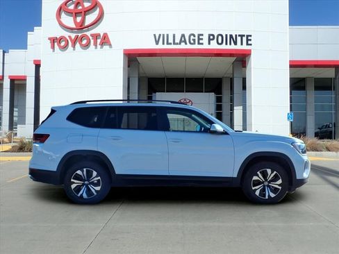 Used 2024 Volkswagen Atlas SE image 8