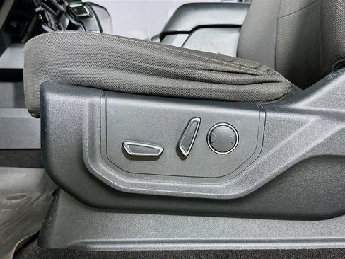 Used 2016 Ford F150 XLT w/ Equipment Group 302A Luxury AWD/4WD image 23