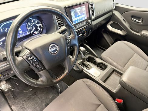 Used 2022 Nissan Frontier SV AWD/4WD image 7
