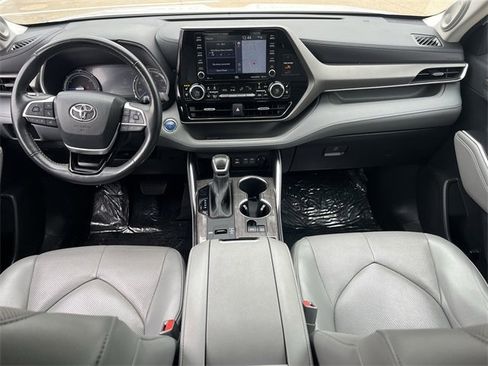Used 2022 Toyota Highlander Limited image 11