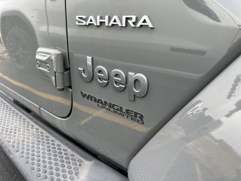 Used 2021 Jeep Wrangler Unlimited Sahara image 8