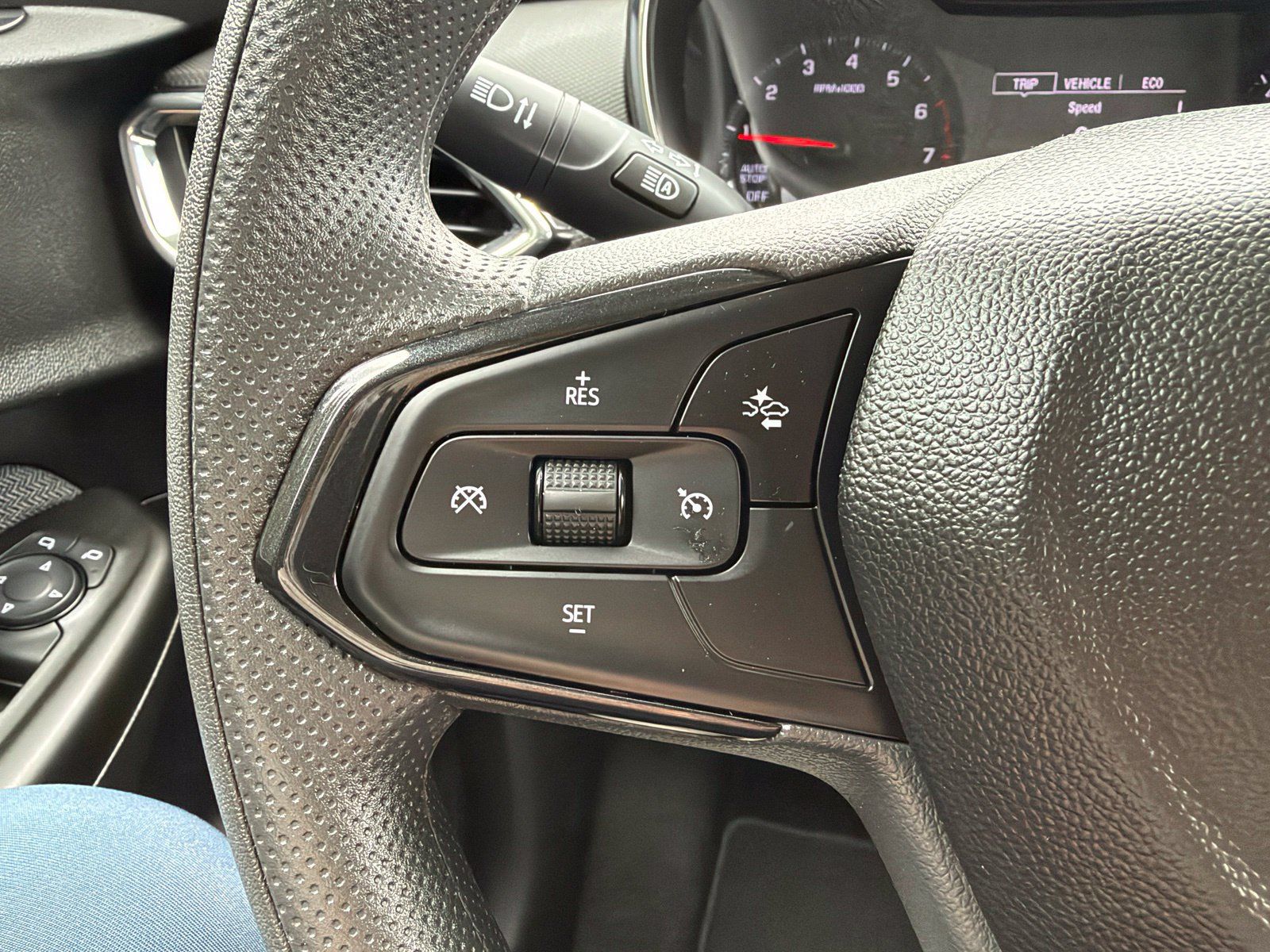 Used 2023 Chevrolet TrailBlazer LT w/ Convenience Package FWD image 35