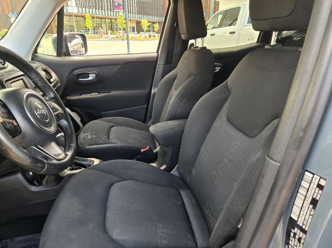Used 2017 Jeep Renegade Latitude w/ Cold Weather Group AWD/4WD image 16