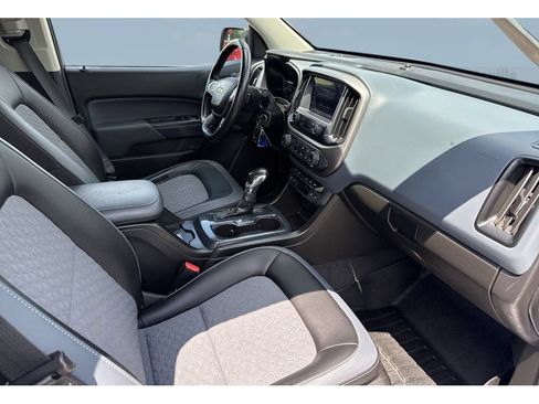 Used 2022 Chevrolet Colorado Z71 AWD/4WD image 35