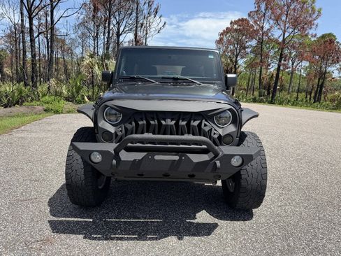 Used 2012 Jeep Wrangler Unlimited Sport w/ Connectivity Group AWD/4WD image 8