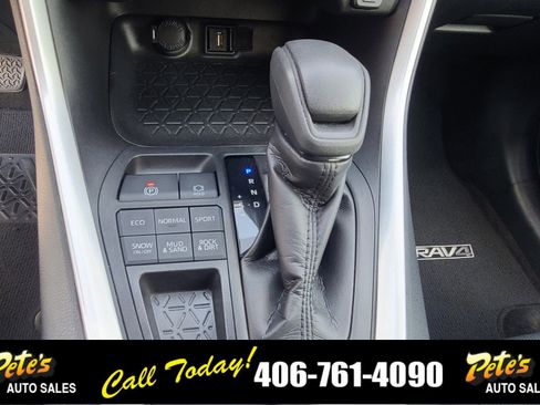 Used 2021 Toyota RAV4 XLE image 23