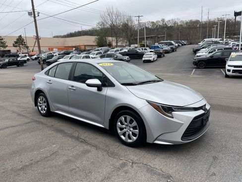 Used 2024 Toyota Corolla LE image 7