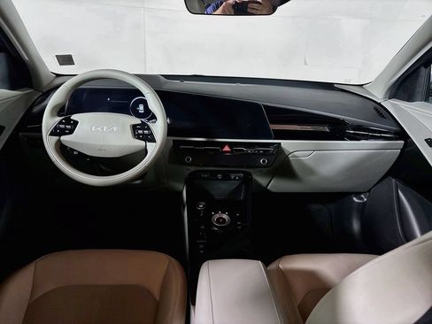 Certified 2023 Kia Niro Wind FWD image 13