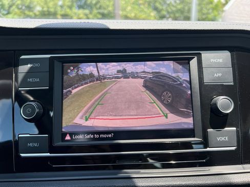 Used 2024 Volkswagen Jetta SE FWD image 21