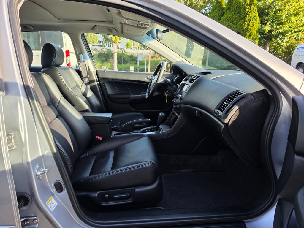 Used 2005 Honda Accord EX-L image 11