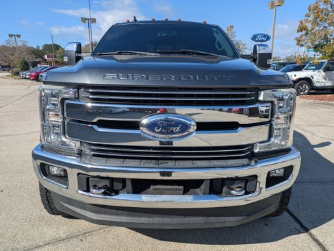 Used 2019 Ford F250 Lariat w/ Chrome Package image 9