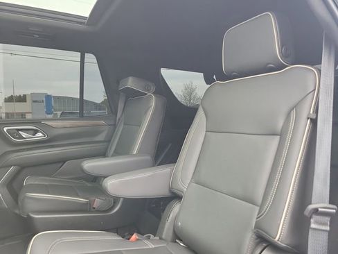 Used 2021 Chevrolet Tahoe Premier w/ Premium Package RWD image 28