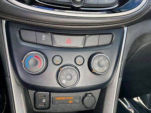Used 2020 Chevrolet Trax LS FWD image 23