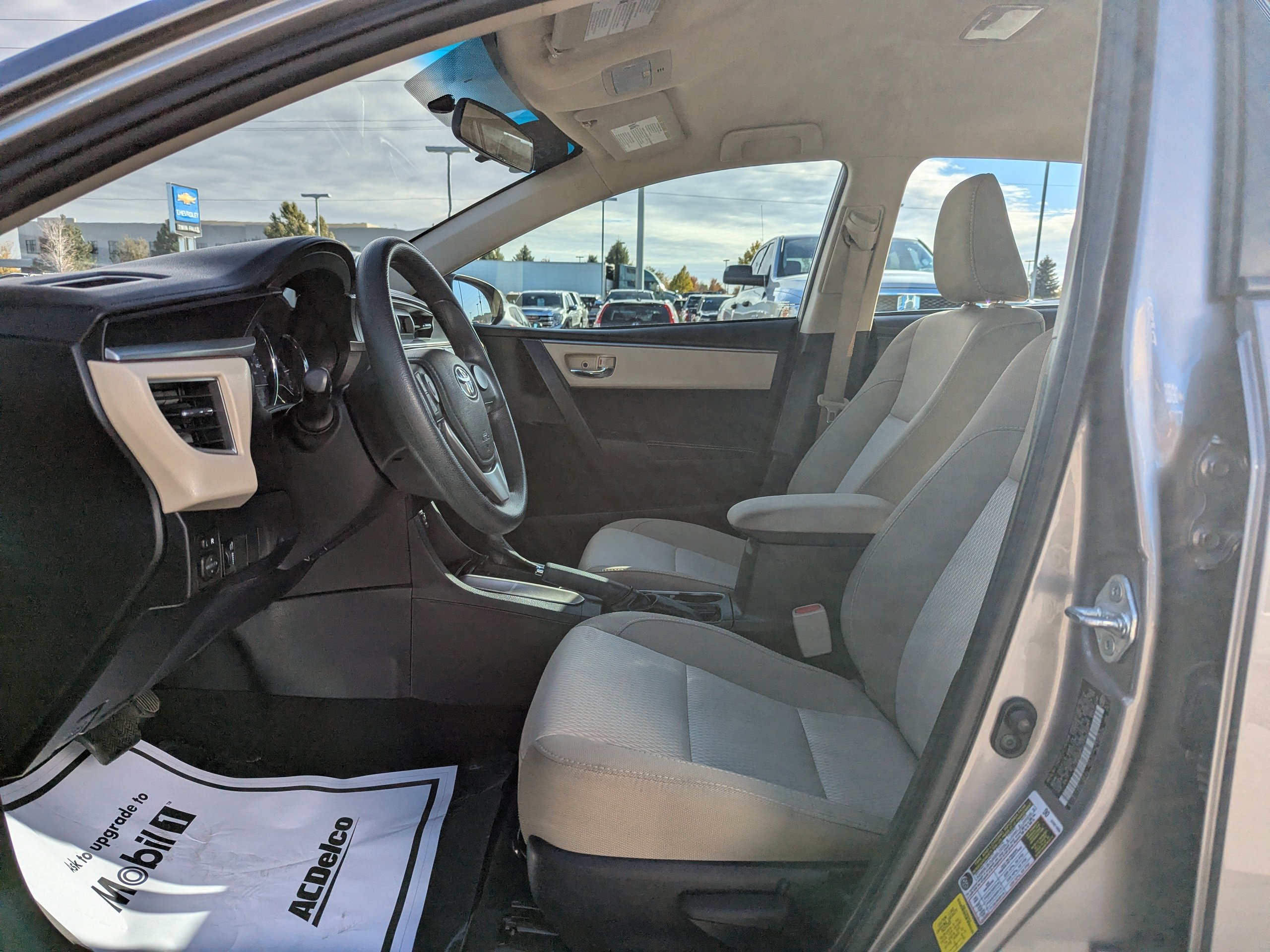 Used 2016 Toyota Corolla LE FWD image 12