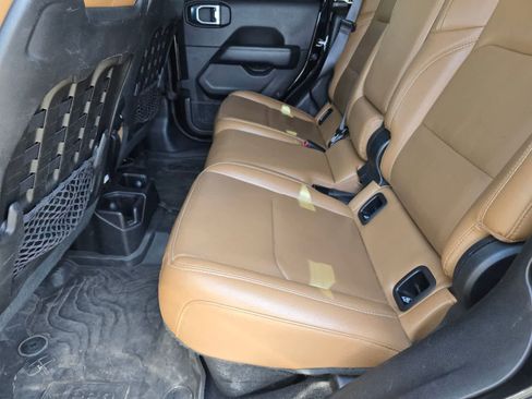 Used 2020 Jeep Gladiator Rubicon w/ Dual Top Group AWD/4WD image 14
