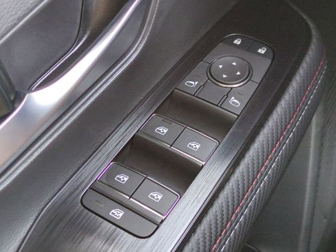 New 2026 Nissan Kicks SR FWD image 22