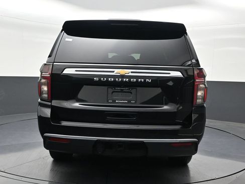 Used 2023 Chevrolet Suburban LS RWD image 4