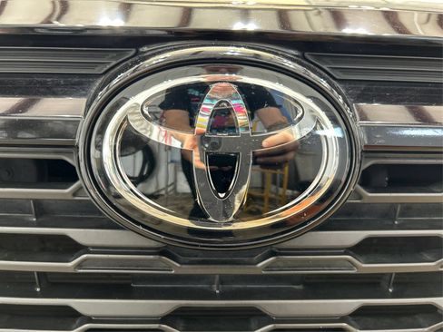 Used 2025 Toyota RAV4 XLE FWD image 23