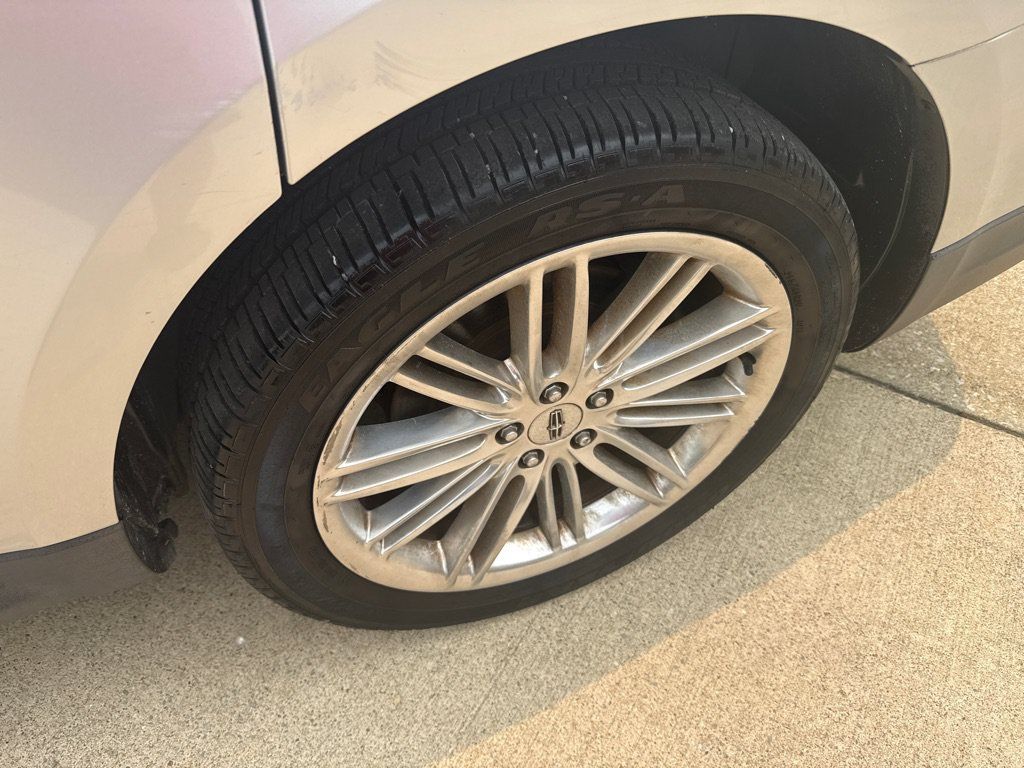 Used 2014 Lincoln MKT AWD w/ Equipment Group 201A image 20